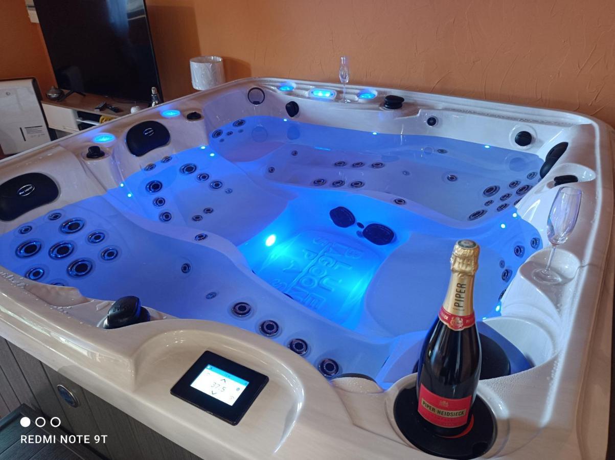Sauna & Double Jacuzzi Interieur Et Sous Les Etoiles 1H30 Paris Ladon المظهر الخارجي الصورة